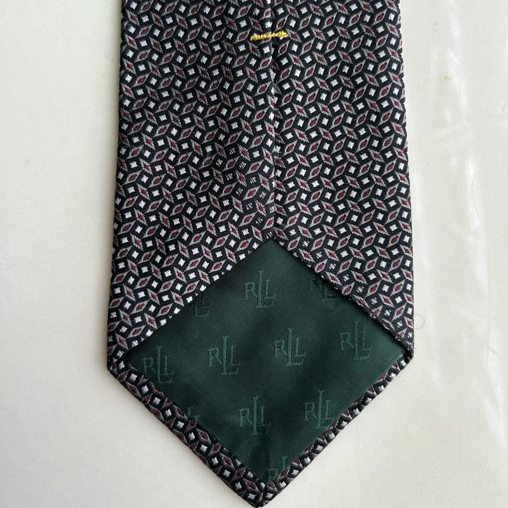 Lauren Ralph Lauren 100% silk tie